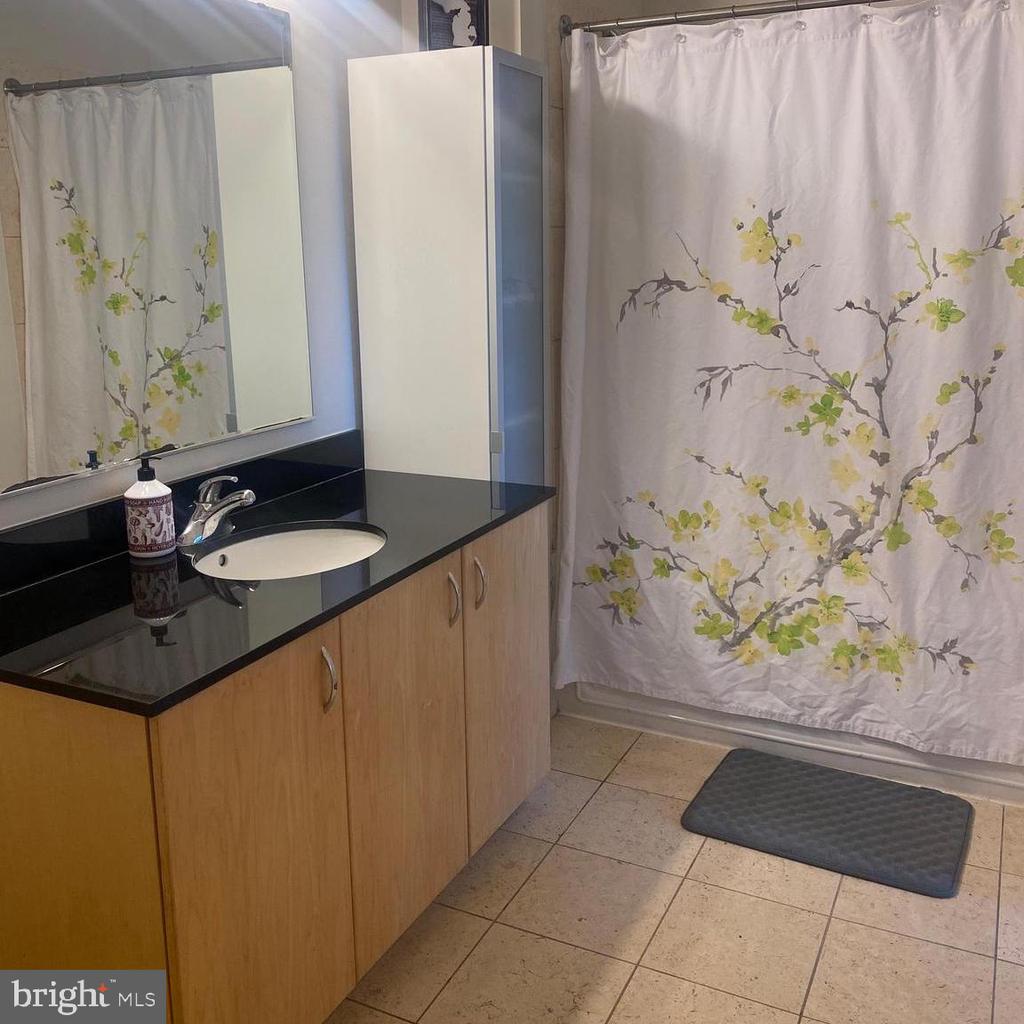901 N PENN STREET Unit: P1905