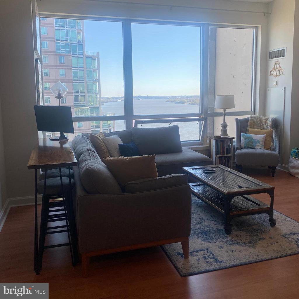 901 N PENN STREET Unit: P1905