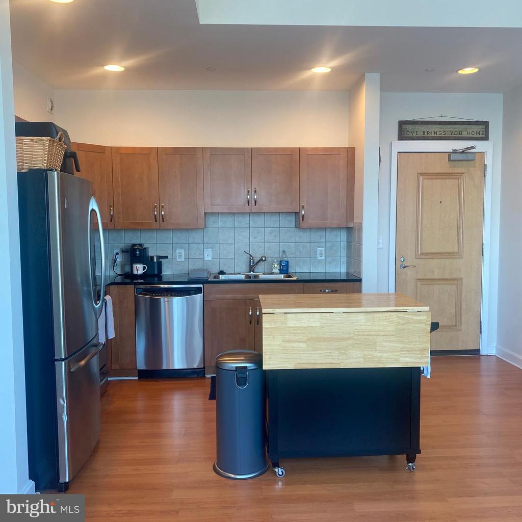 901 N PENN STREET Unit: P1905