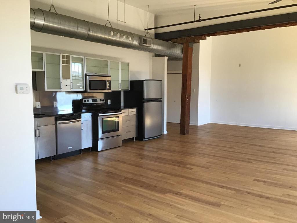 1125 E COLUMBIA AVENUE Unit: 203