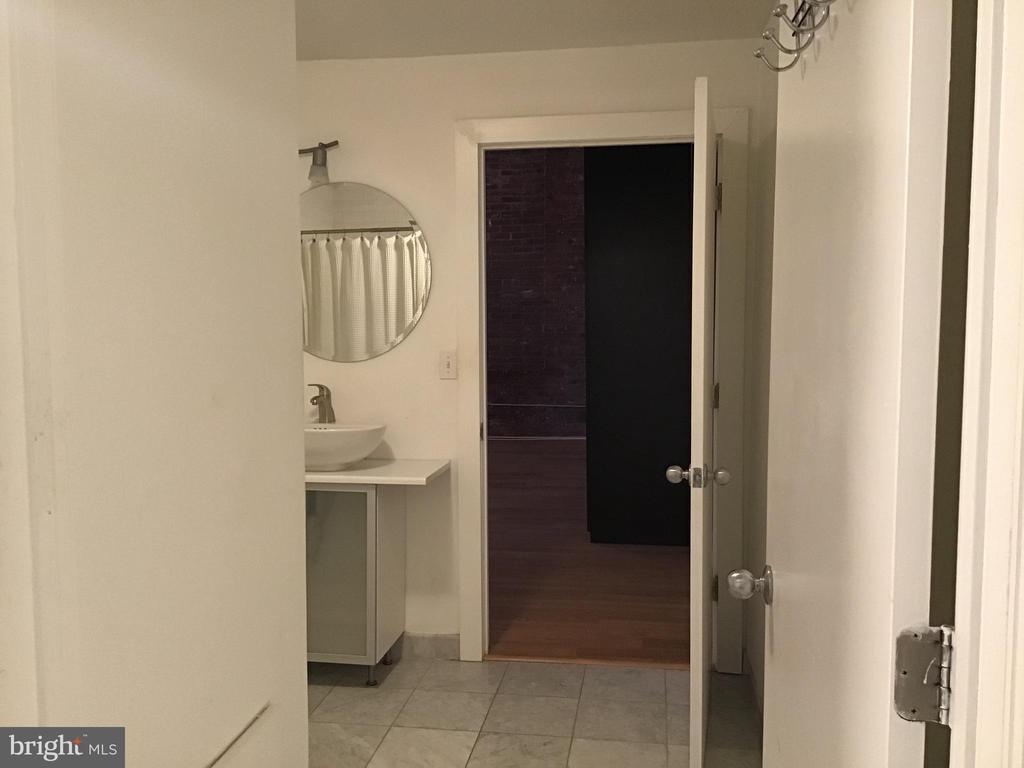 1125 E COLUMBIA AVENUE Unit: 203