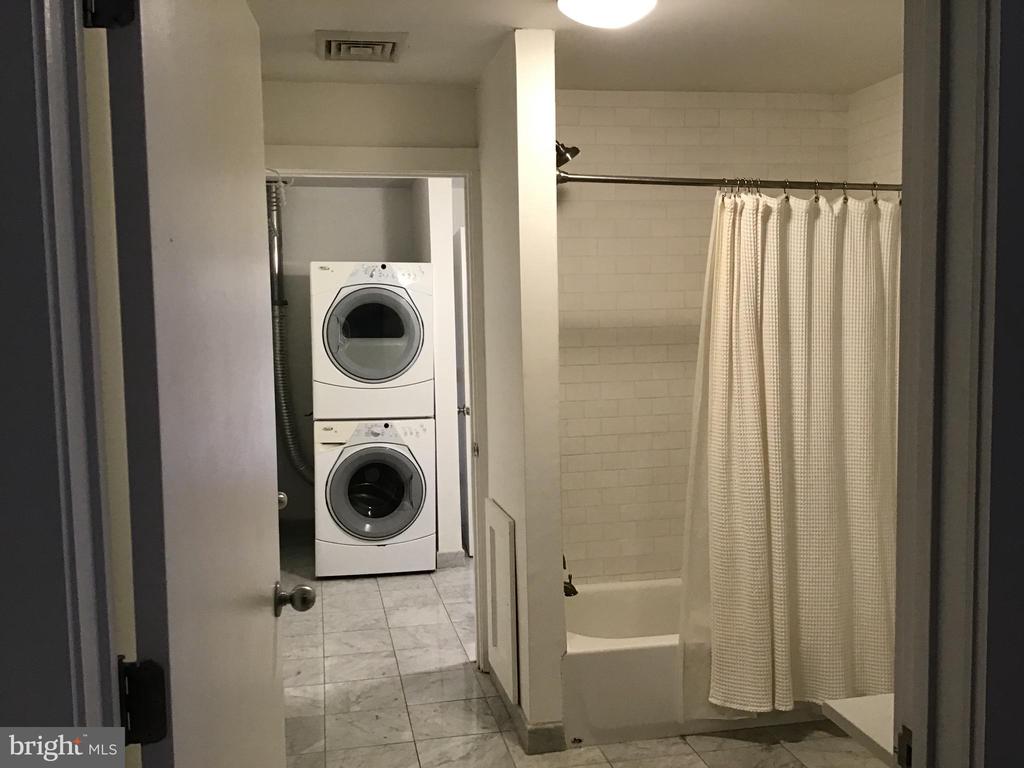1125 E COLUMBIA AVENUE Unit: 203