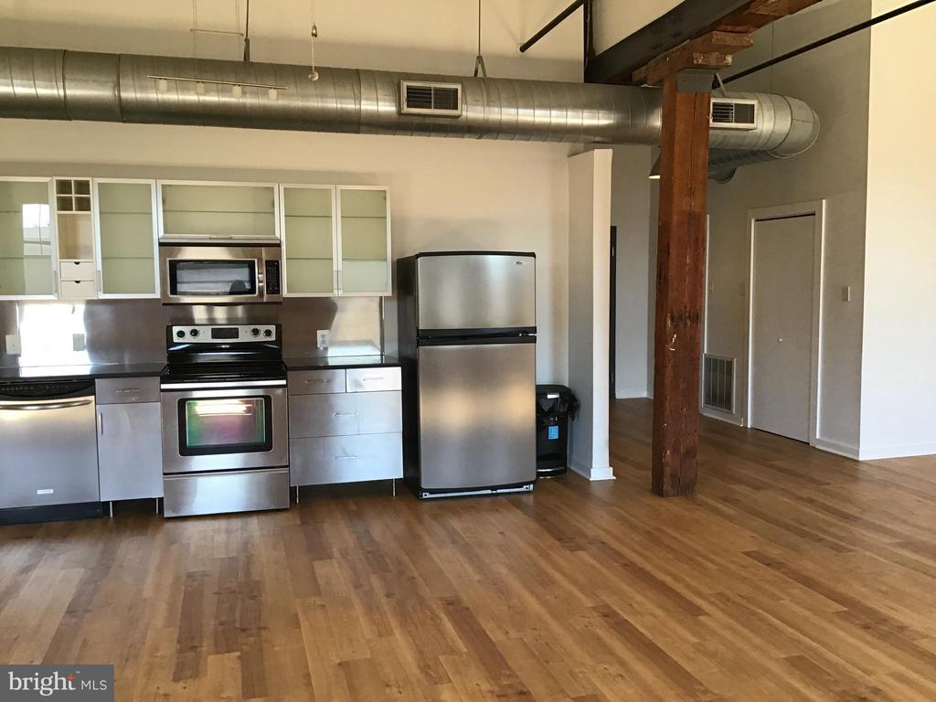 1125 E COLUMBIA AVENUE Unit: 203