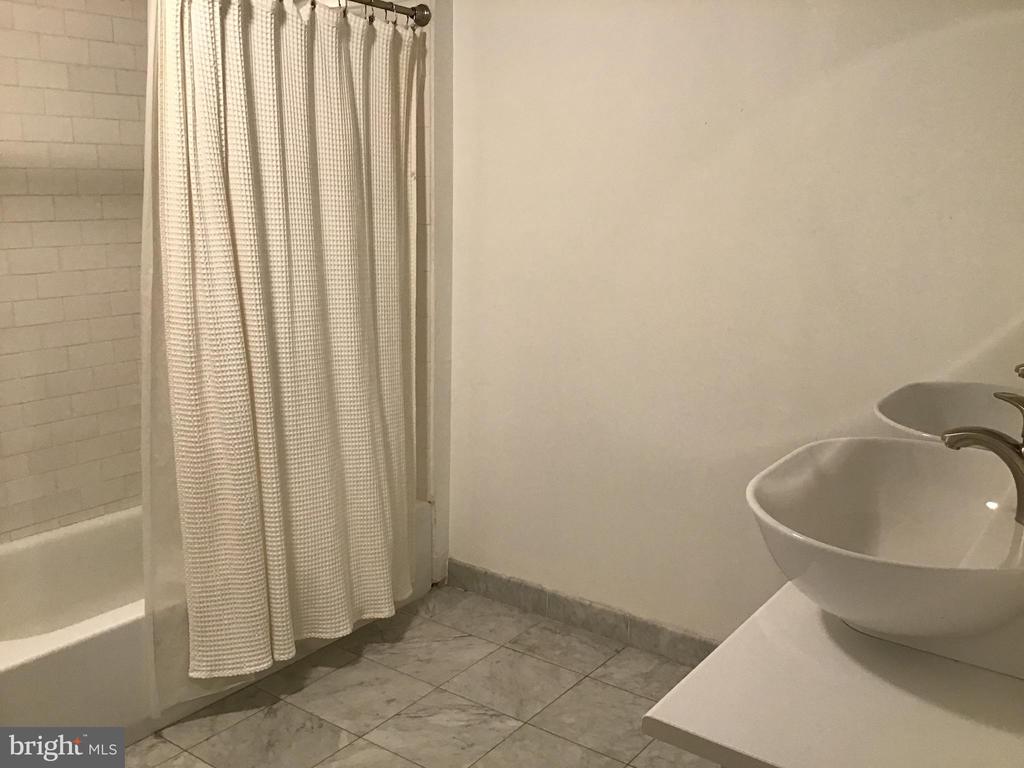 1125 E COLUMBIA AVENUE Unit: 203