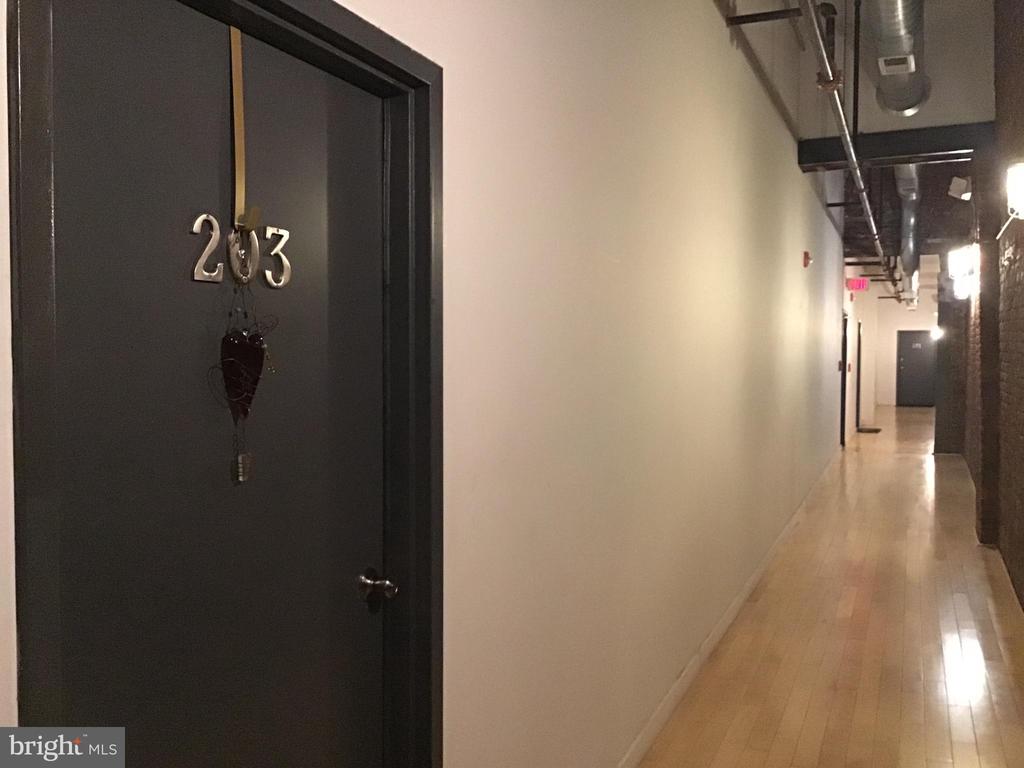 1125 E COLUMBIA AVENUE Unit: 203