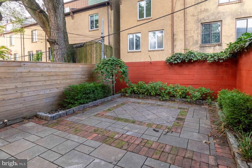 752 N 24TH STREET