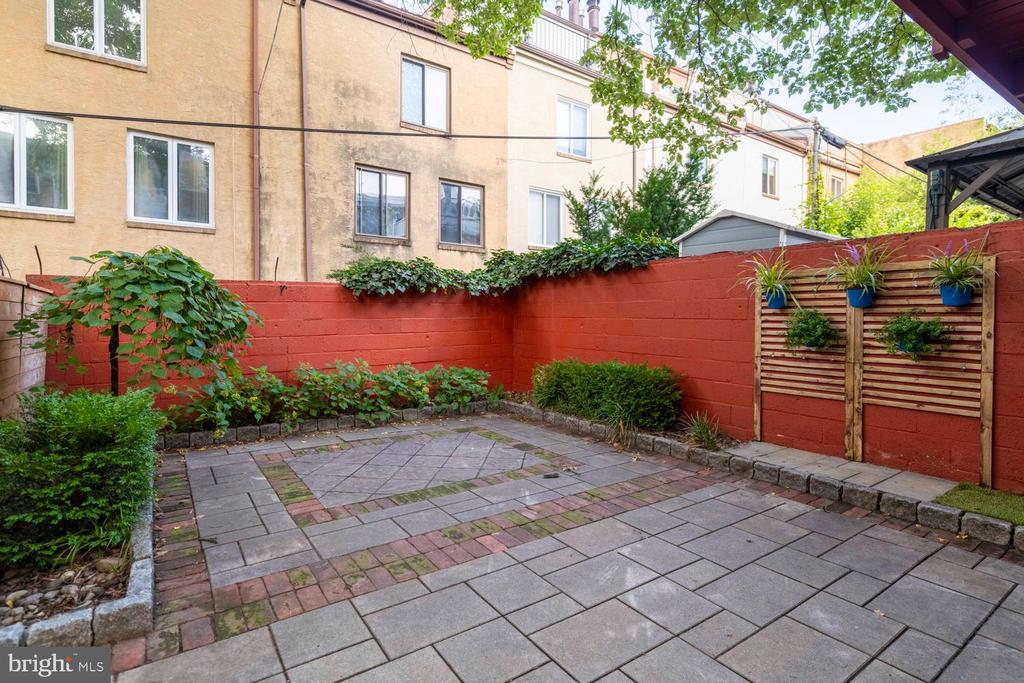 752 N 24TH STREET