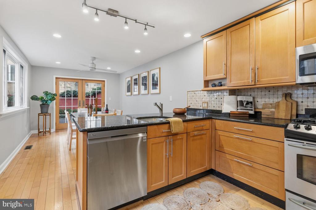 752 N 24TH STREET