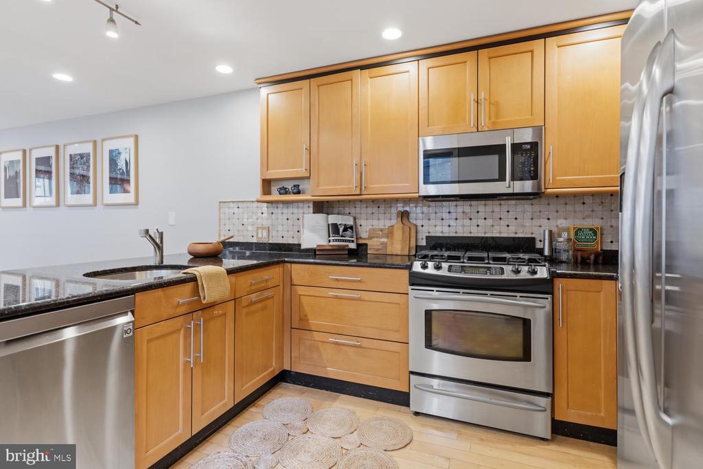752 N 24TH STREET