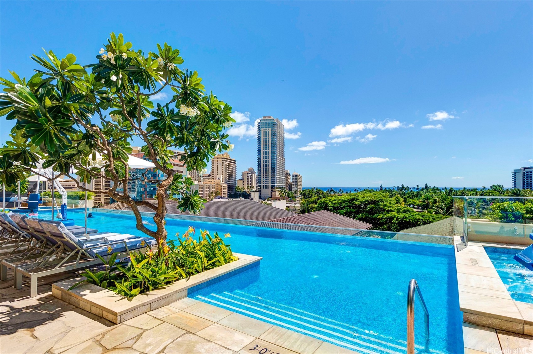 2139 Kuhio Avenue 2610