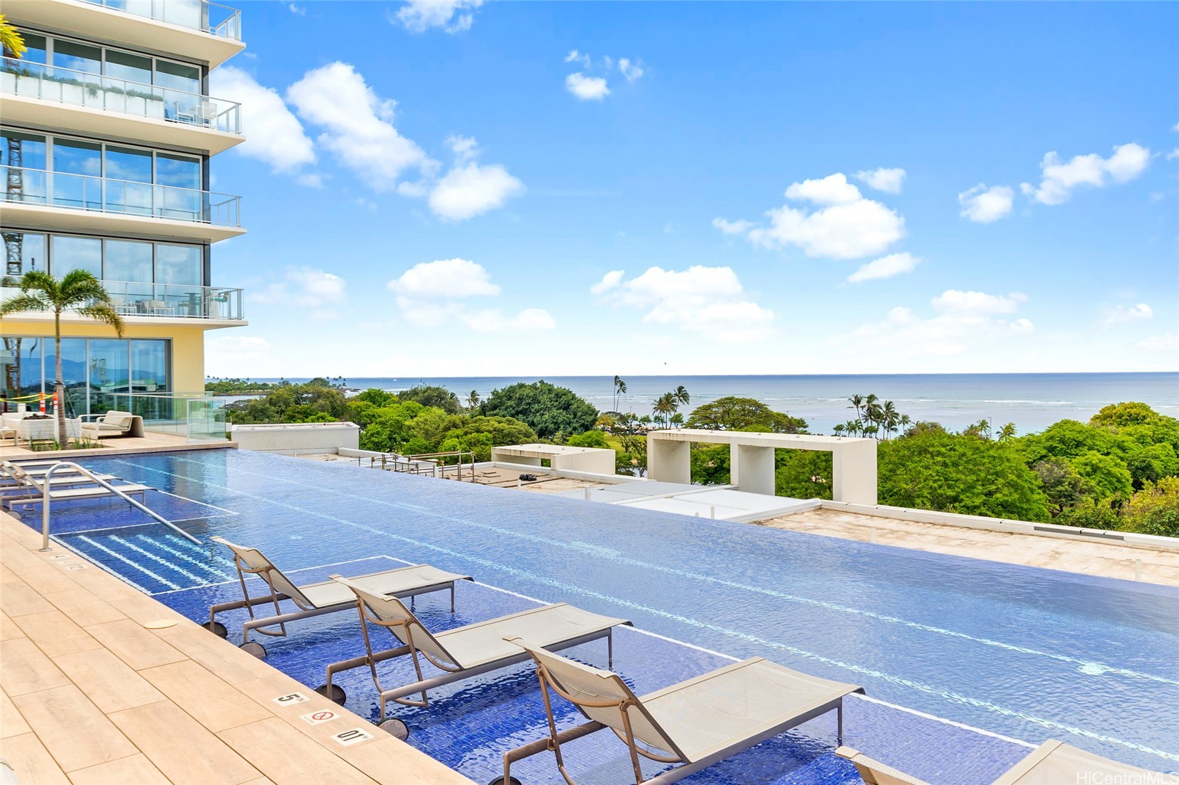 1118 Ala Moana Boulevard 2006