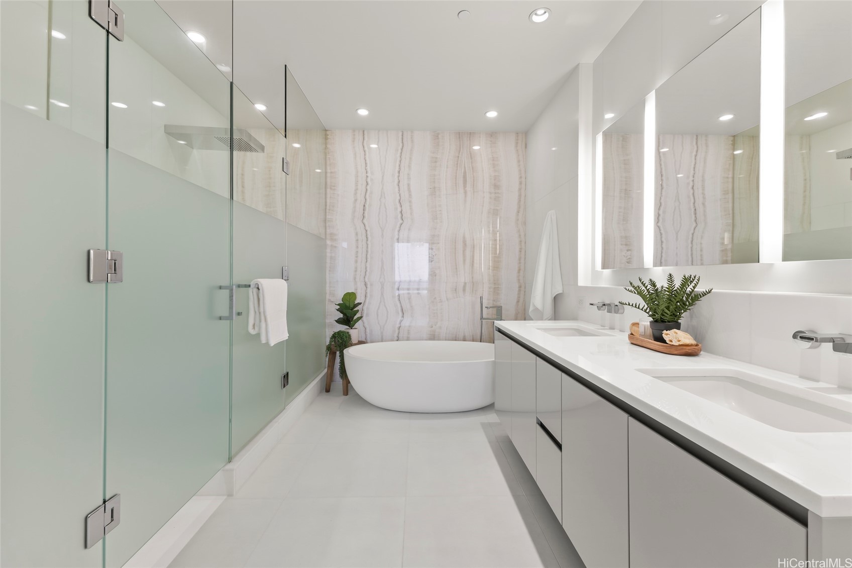 1118 Ala Moana Boulevard 2006