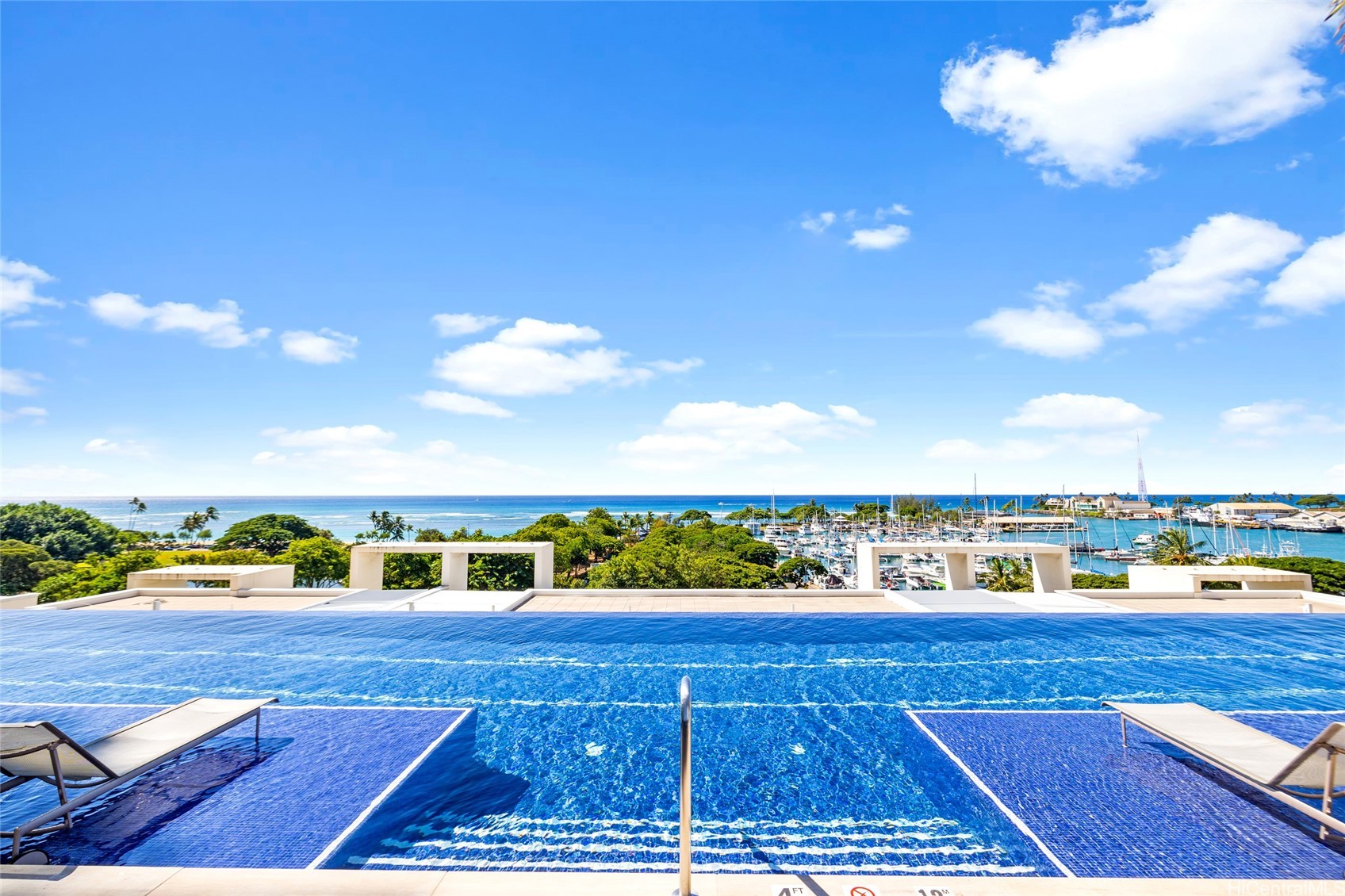 1118 Ala Moana Boulevard 2006