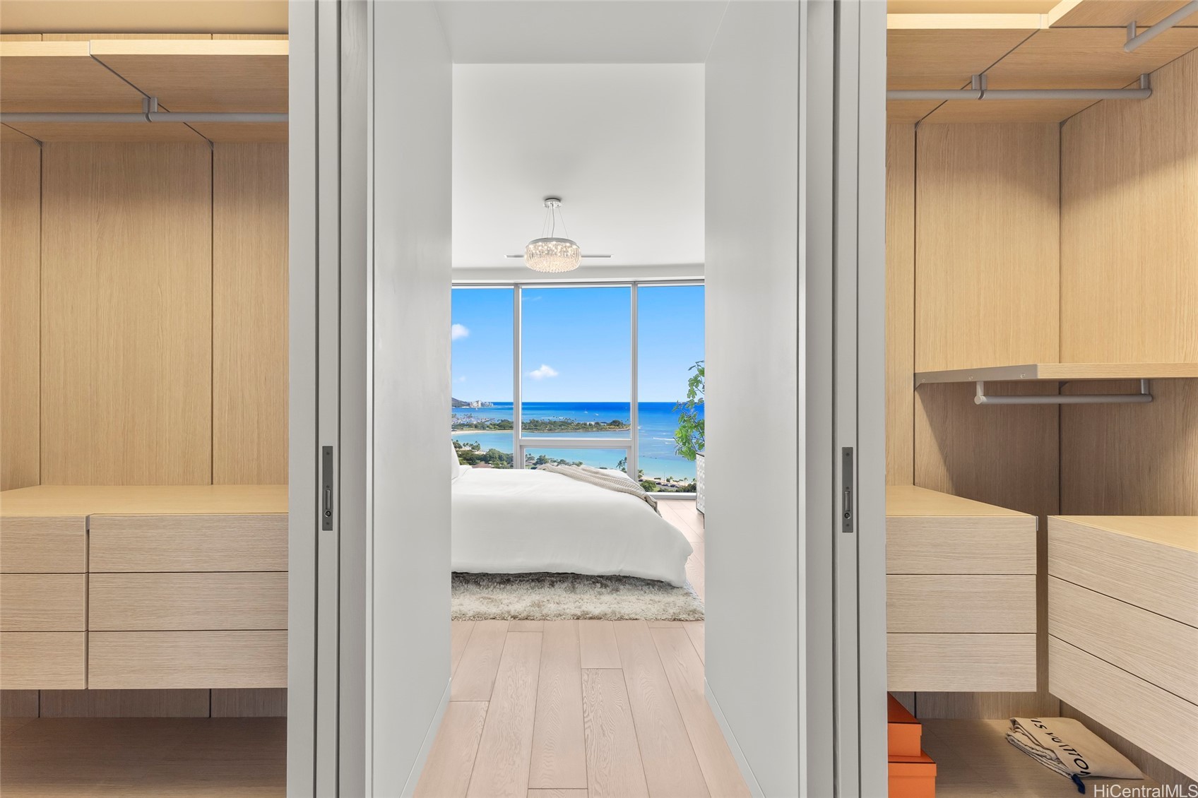 1118 Ala Moana Boulevard 2006