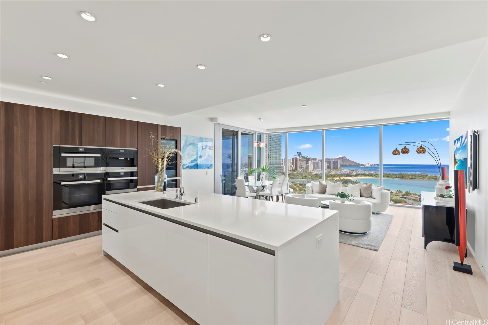 1118 Ala Moana Boulevard 2006