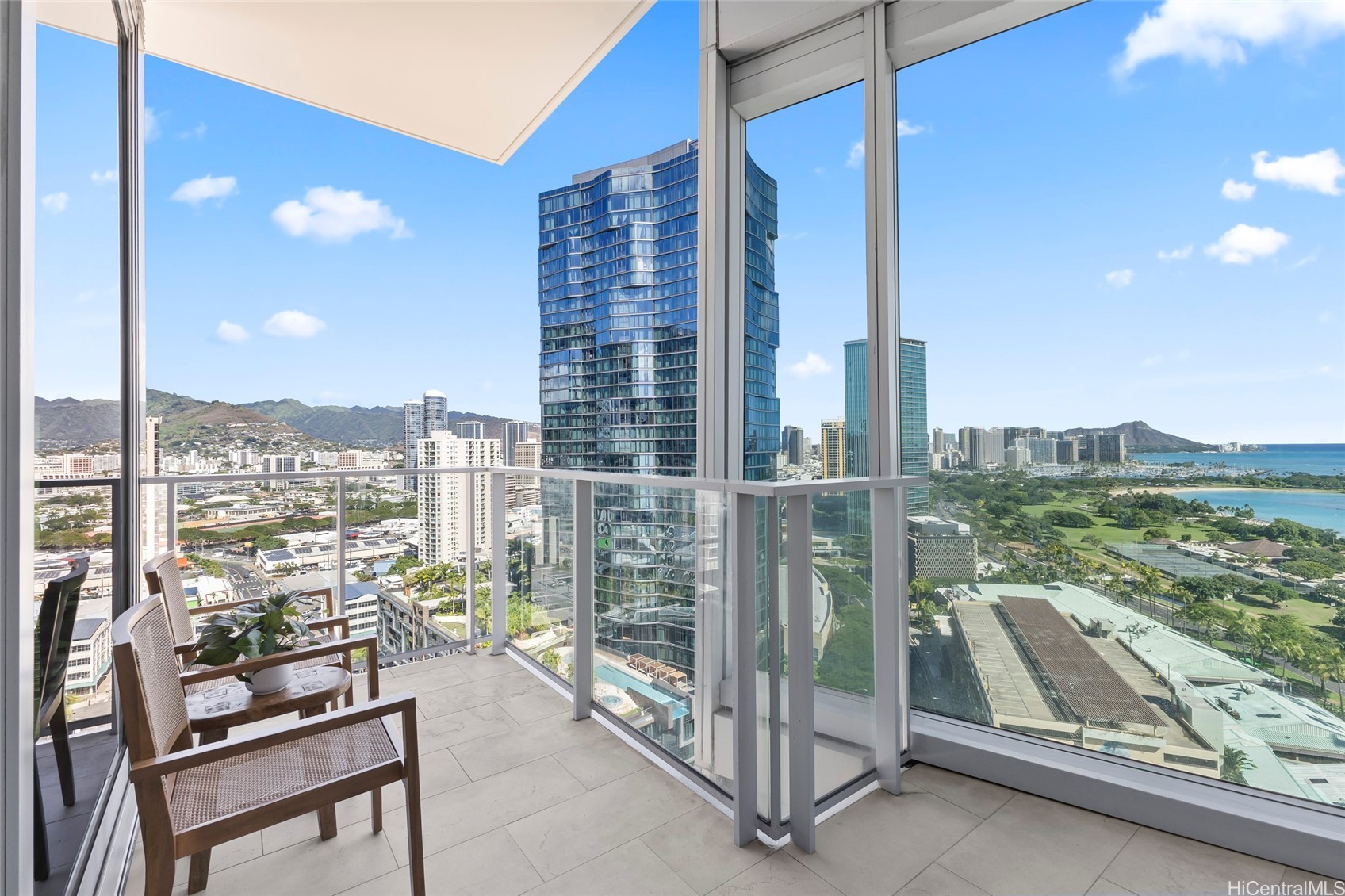 1118 Ala Moana Boulevard 2006