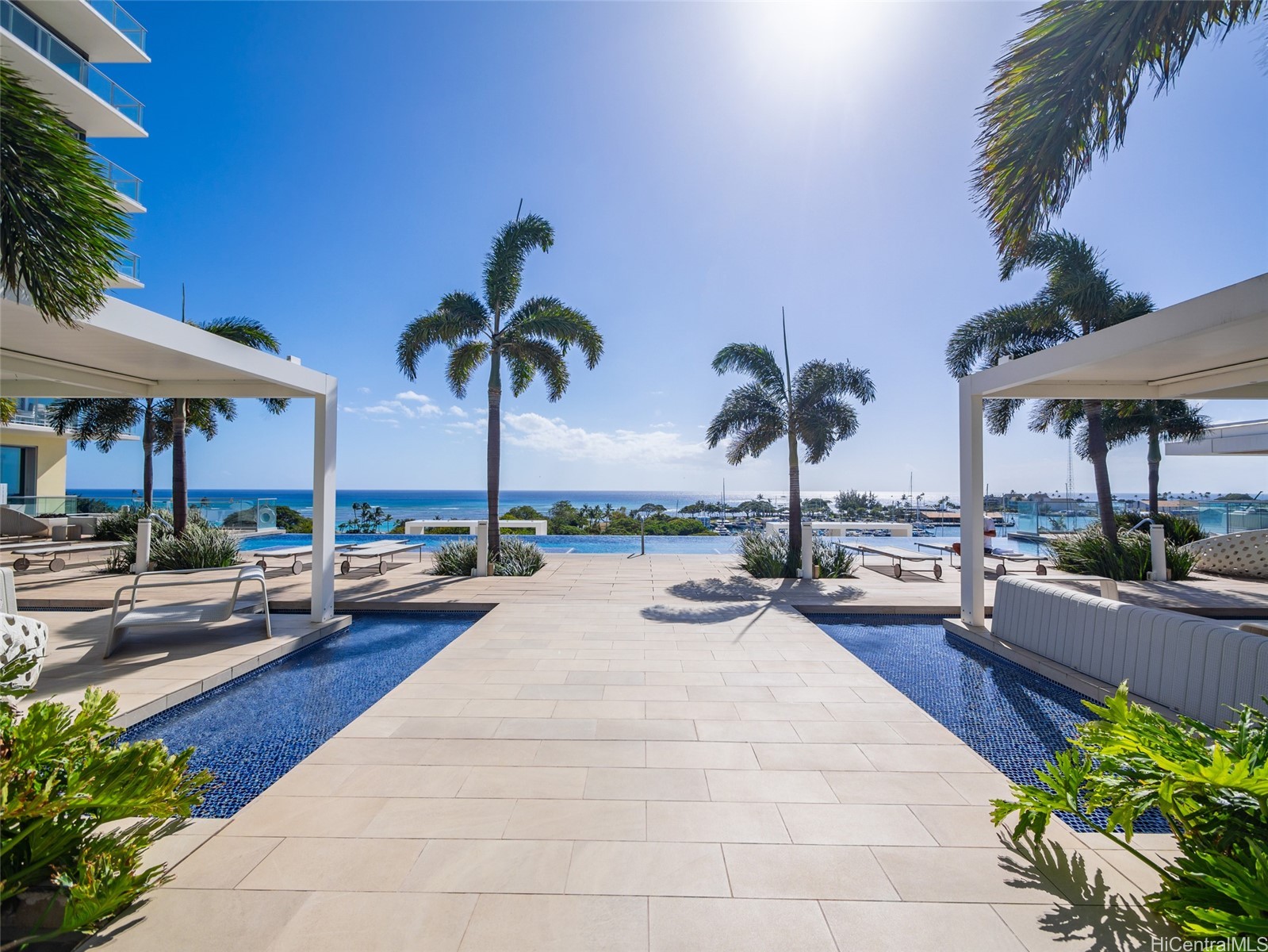 1118 Ala Moana Boulevard 3400