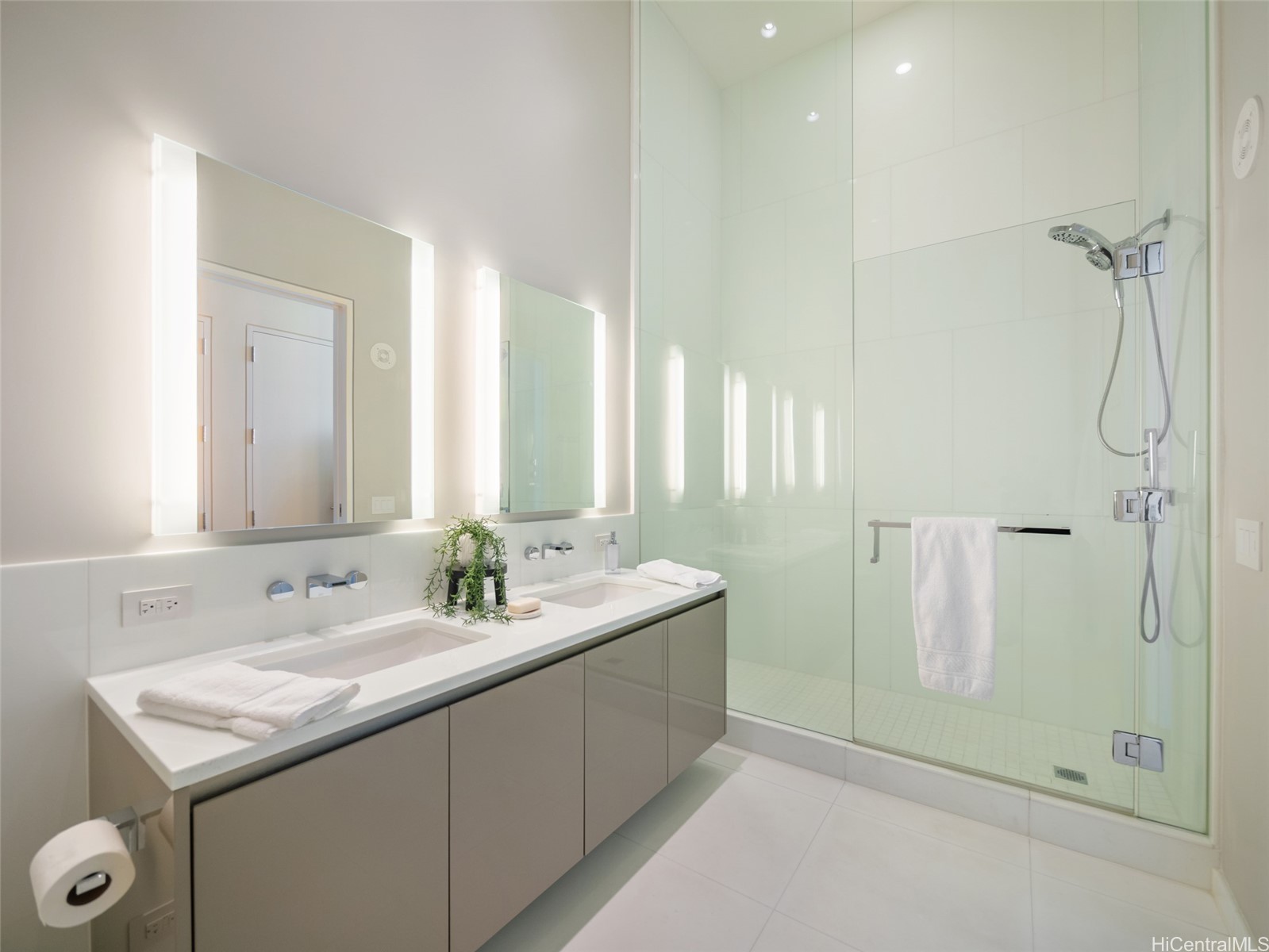 1118 Ala Moana Boulevard 3400