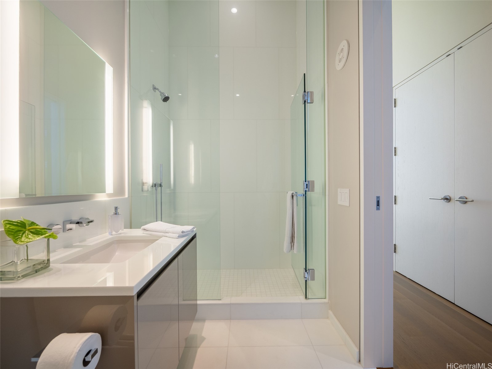 1118 Ala Moana Boulevard 3400