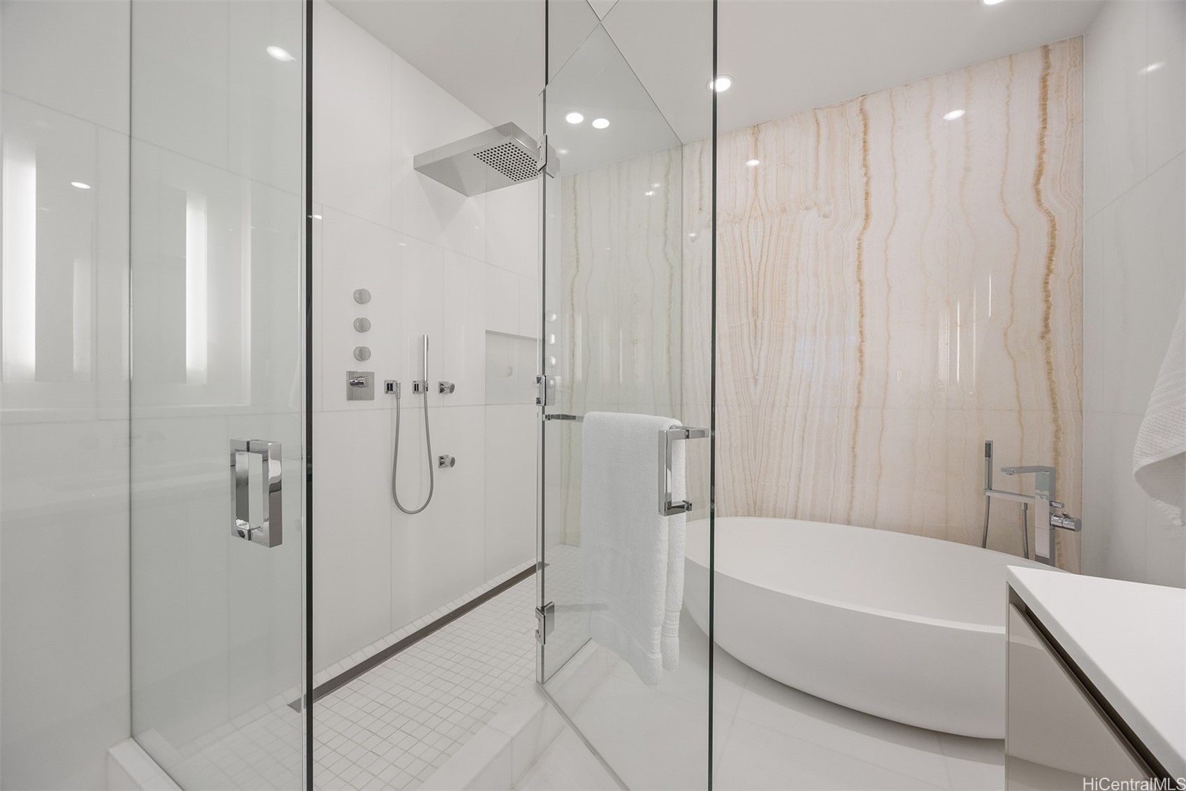 1118 Ala Moana Boulevard 2903