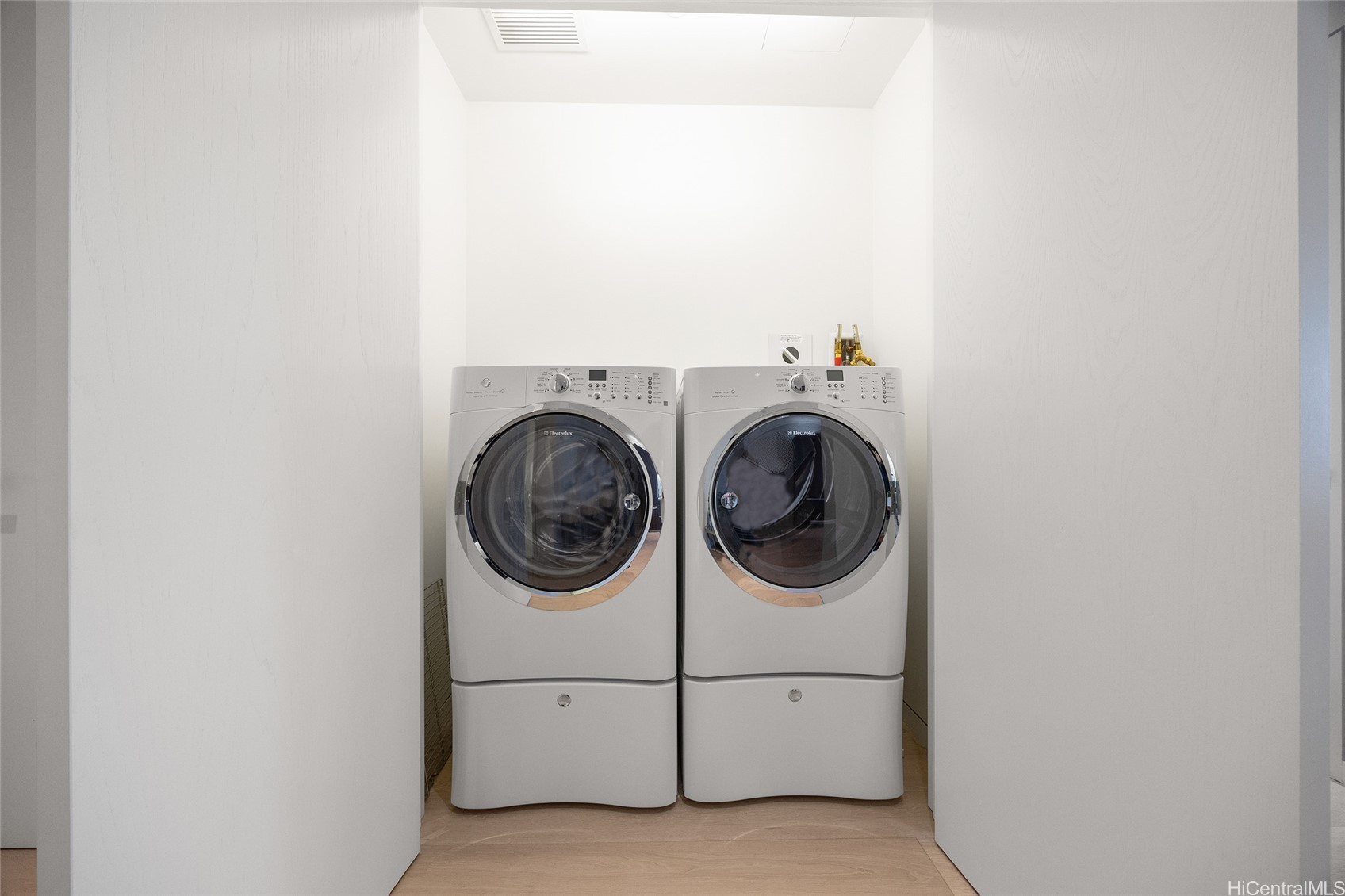 1118 Ala Moana Boulevard 2903