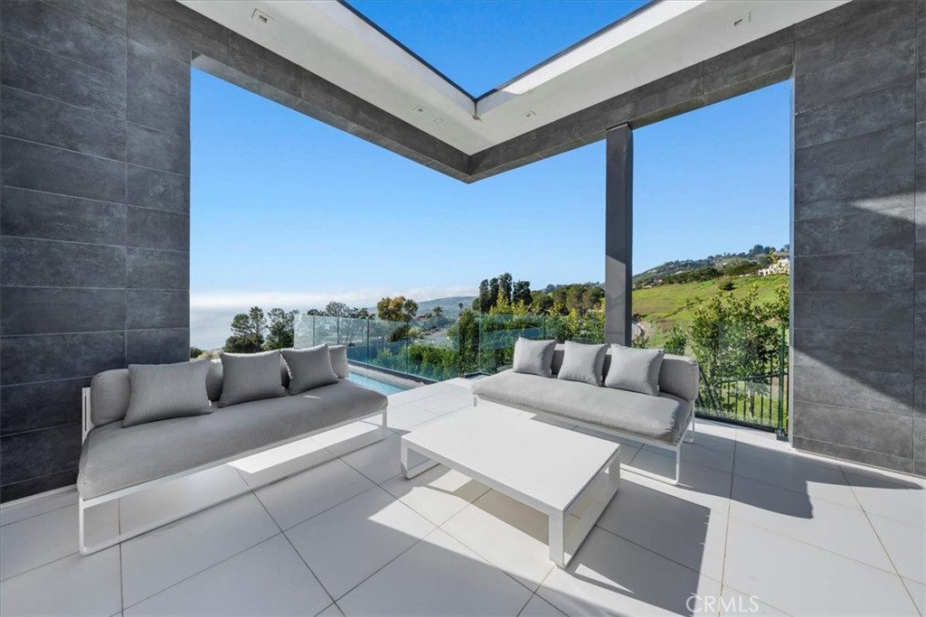 2935 Vista del Mar