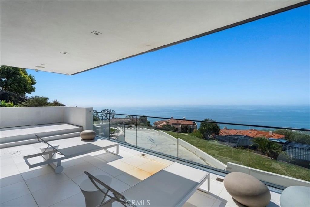 2935 Vista del Mar