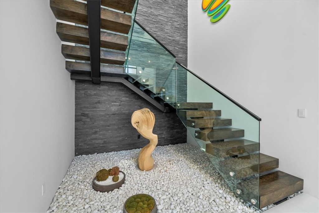 2935 Vista del Mar