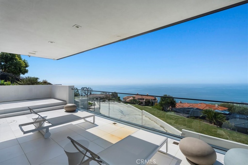 2935 Vista del Mar