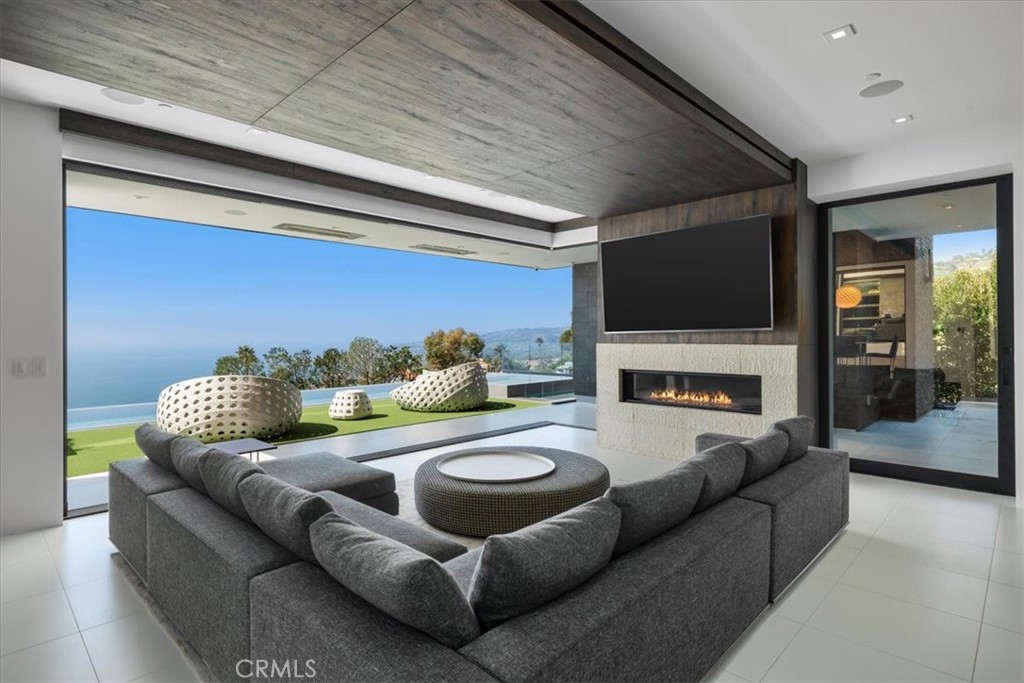 2935 Vista del Mar