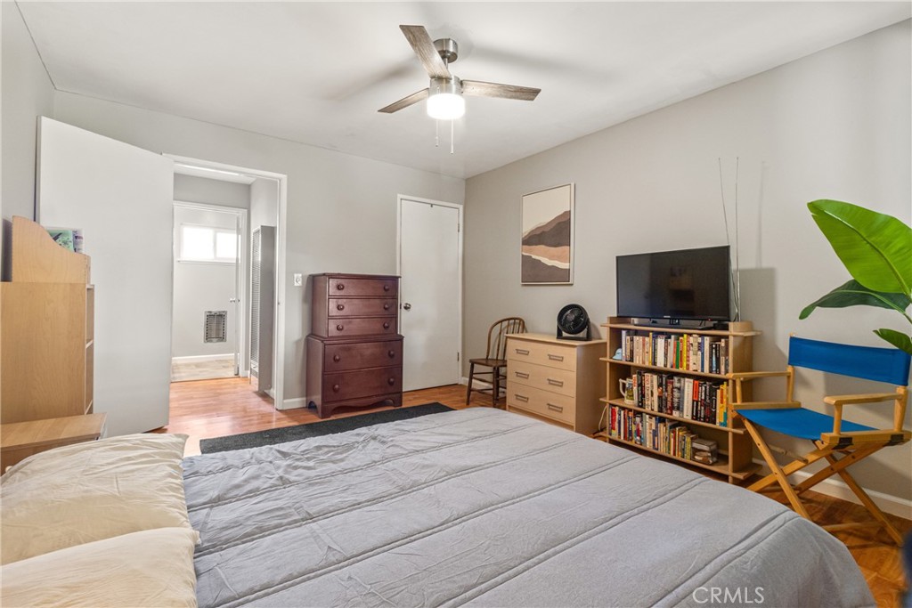 11138 Aqua Vista Street 30
