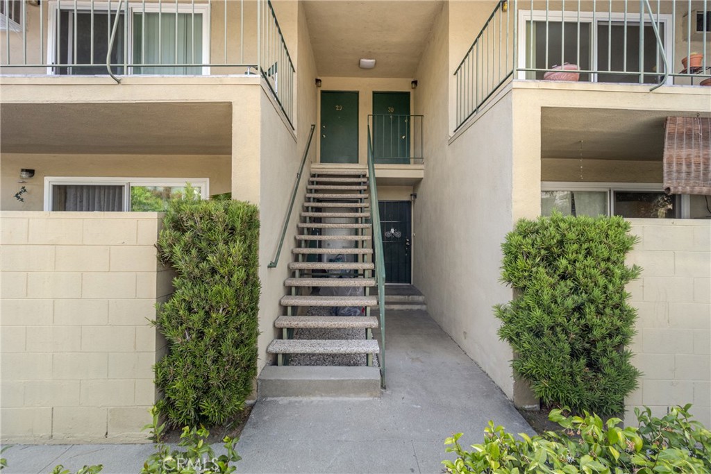 11138 Aqua Vista Street 30