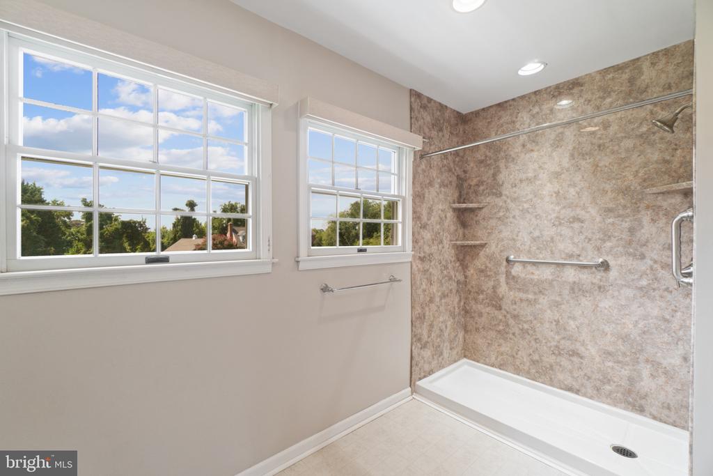 5 POPLAR POINT ROAD