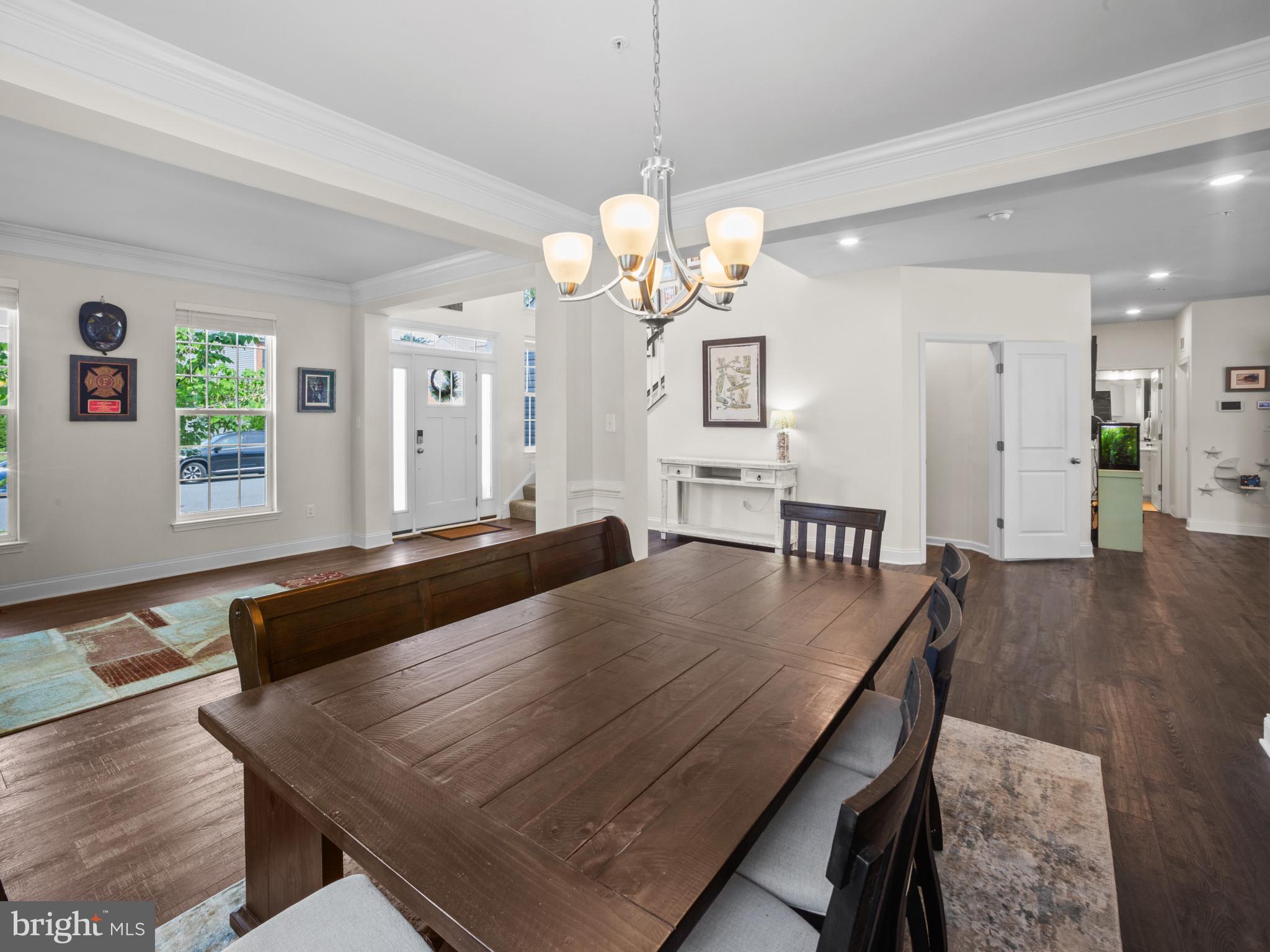 1422 SILVER OAK LANE