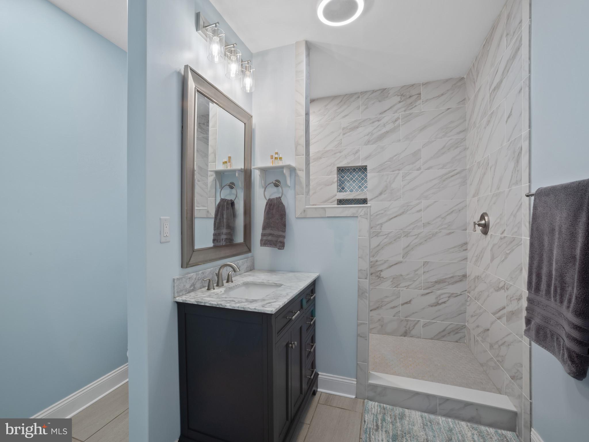 1422 SILVER OAK LANE