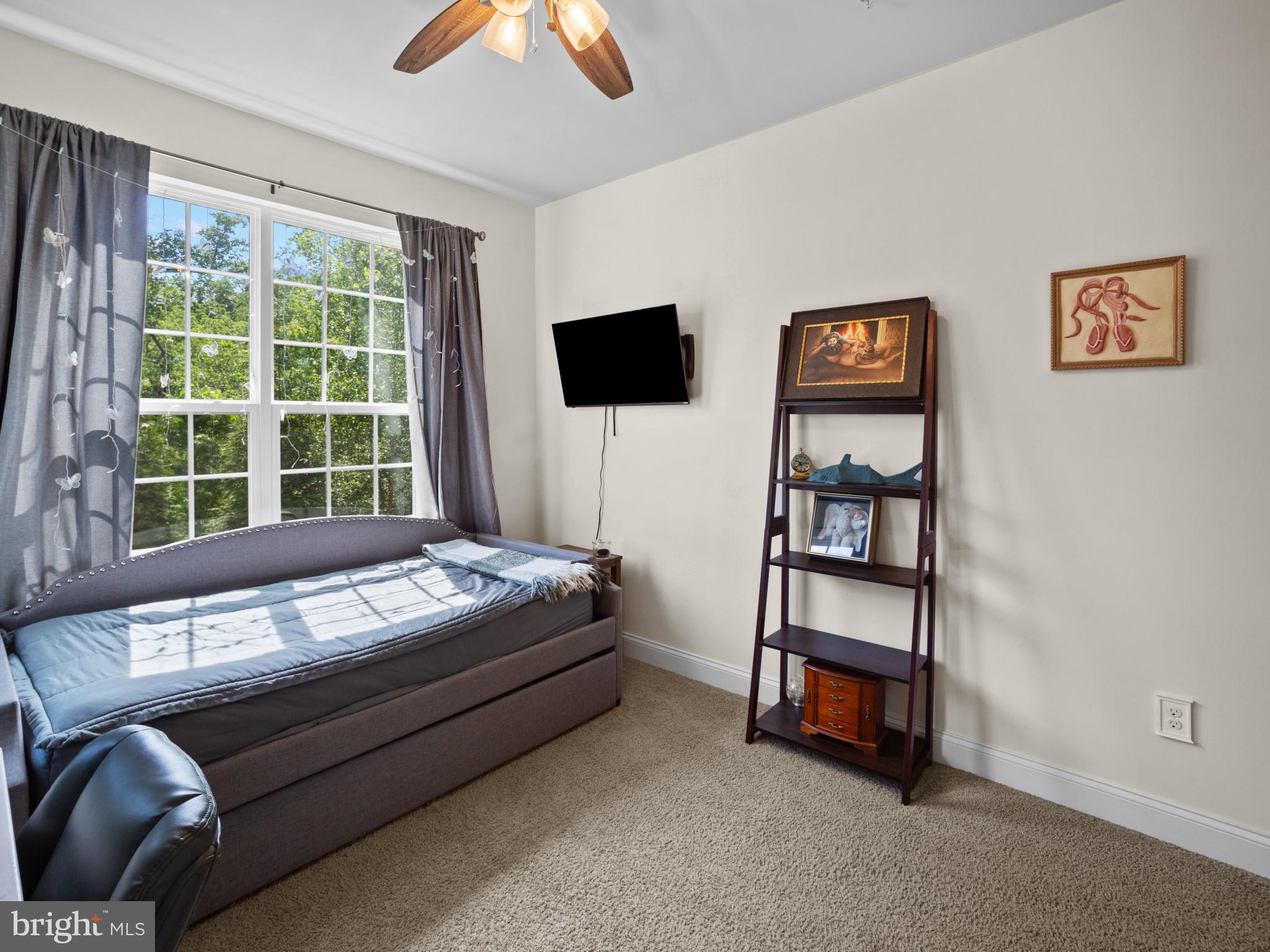 1422 SILVER OAK LANE