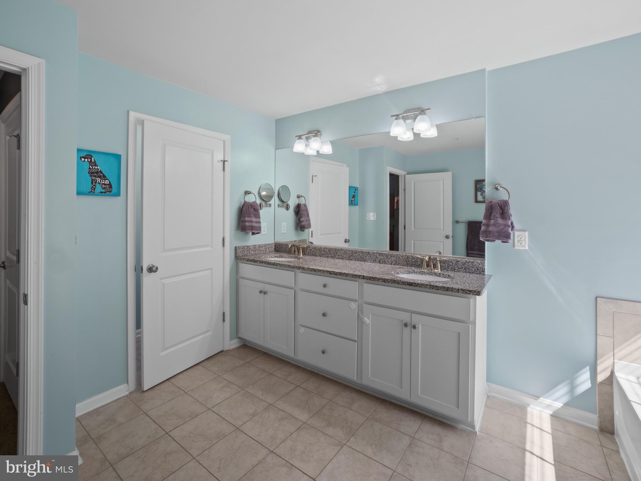 1422 SILVER OAK LANE