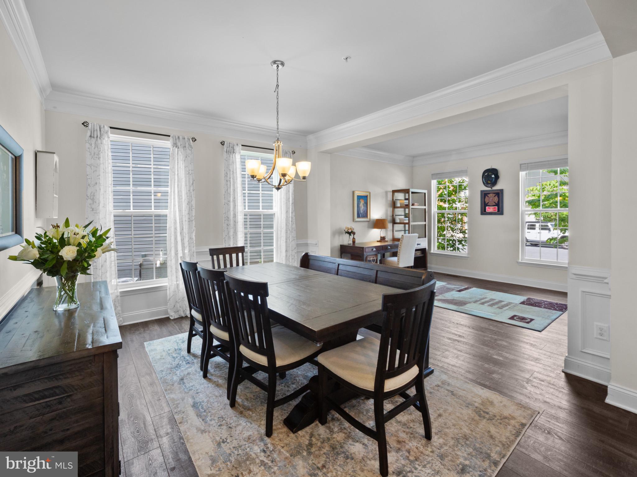 1422 SILVER OAK LANE