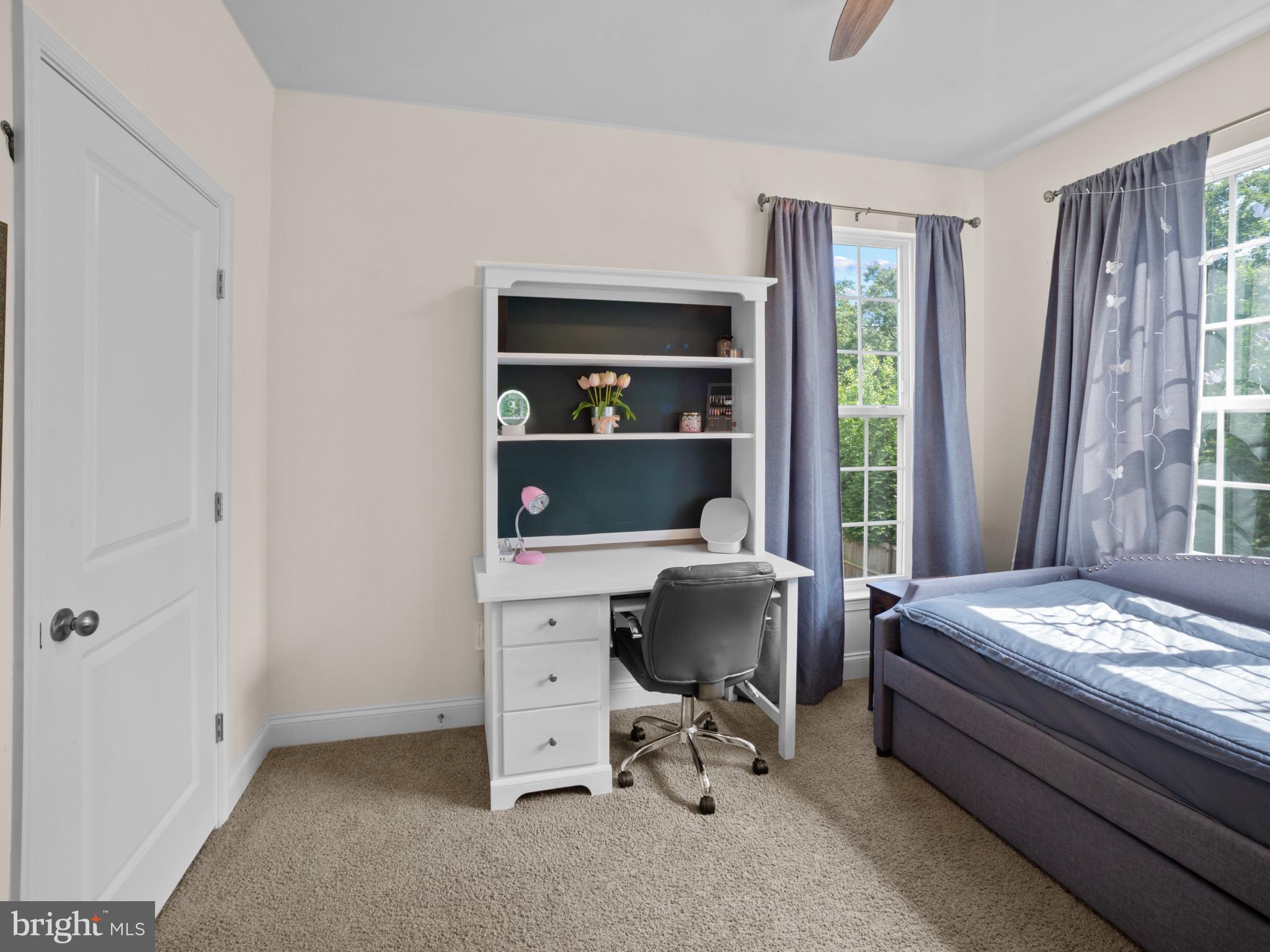 1422 SILVER OAK LANE