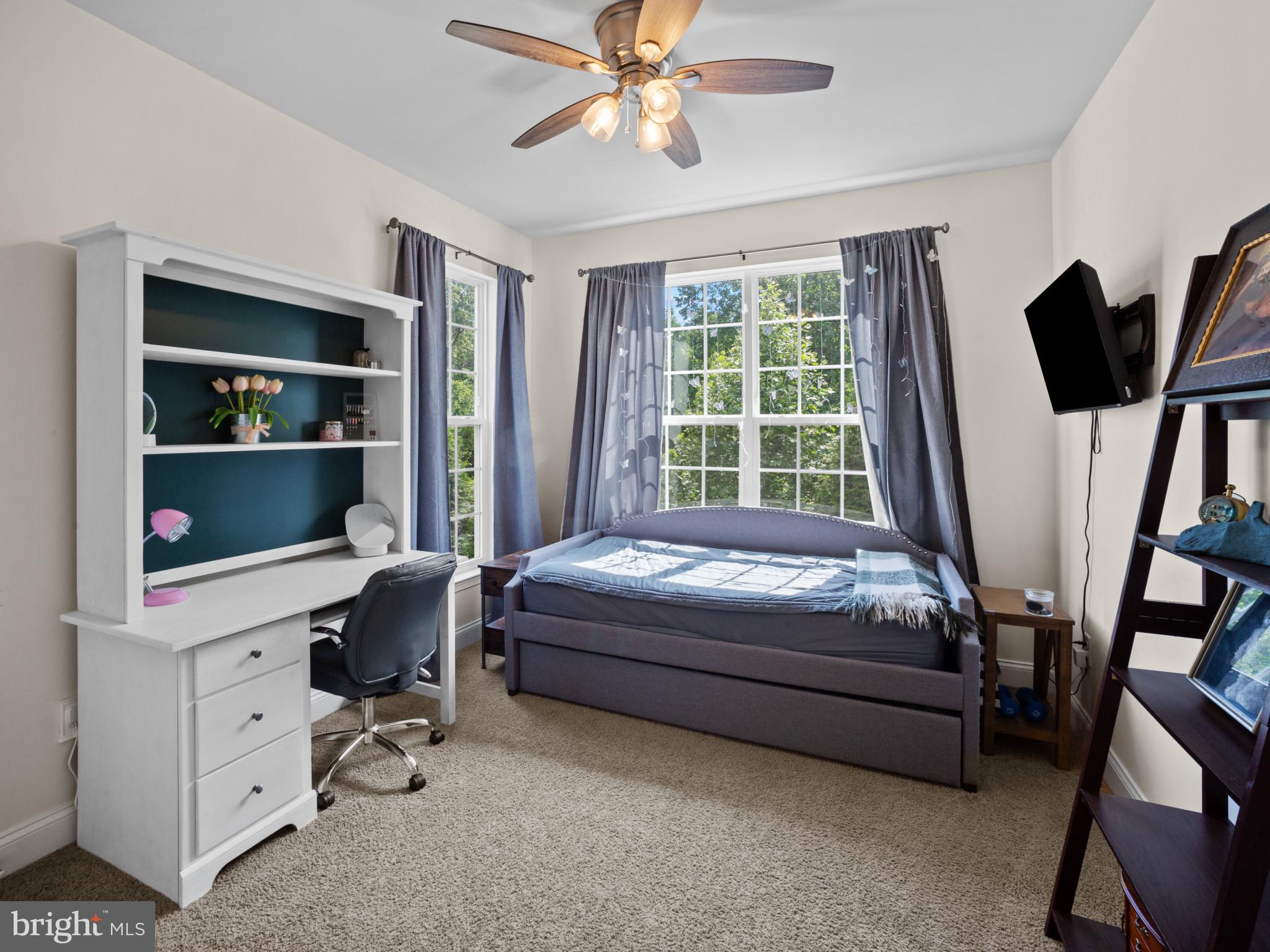 1422 SILVER OAK LANE