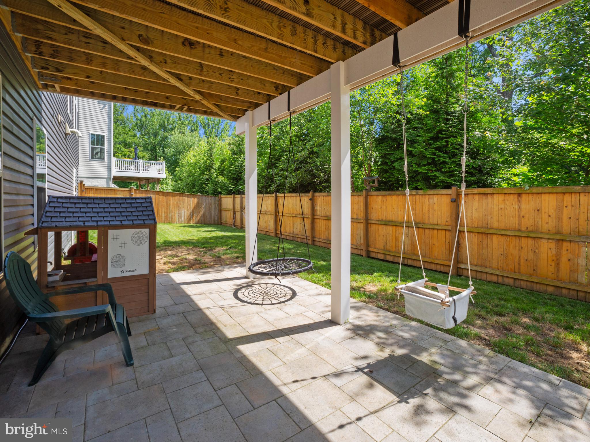 1422 SILVER OAK LANE