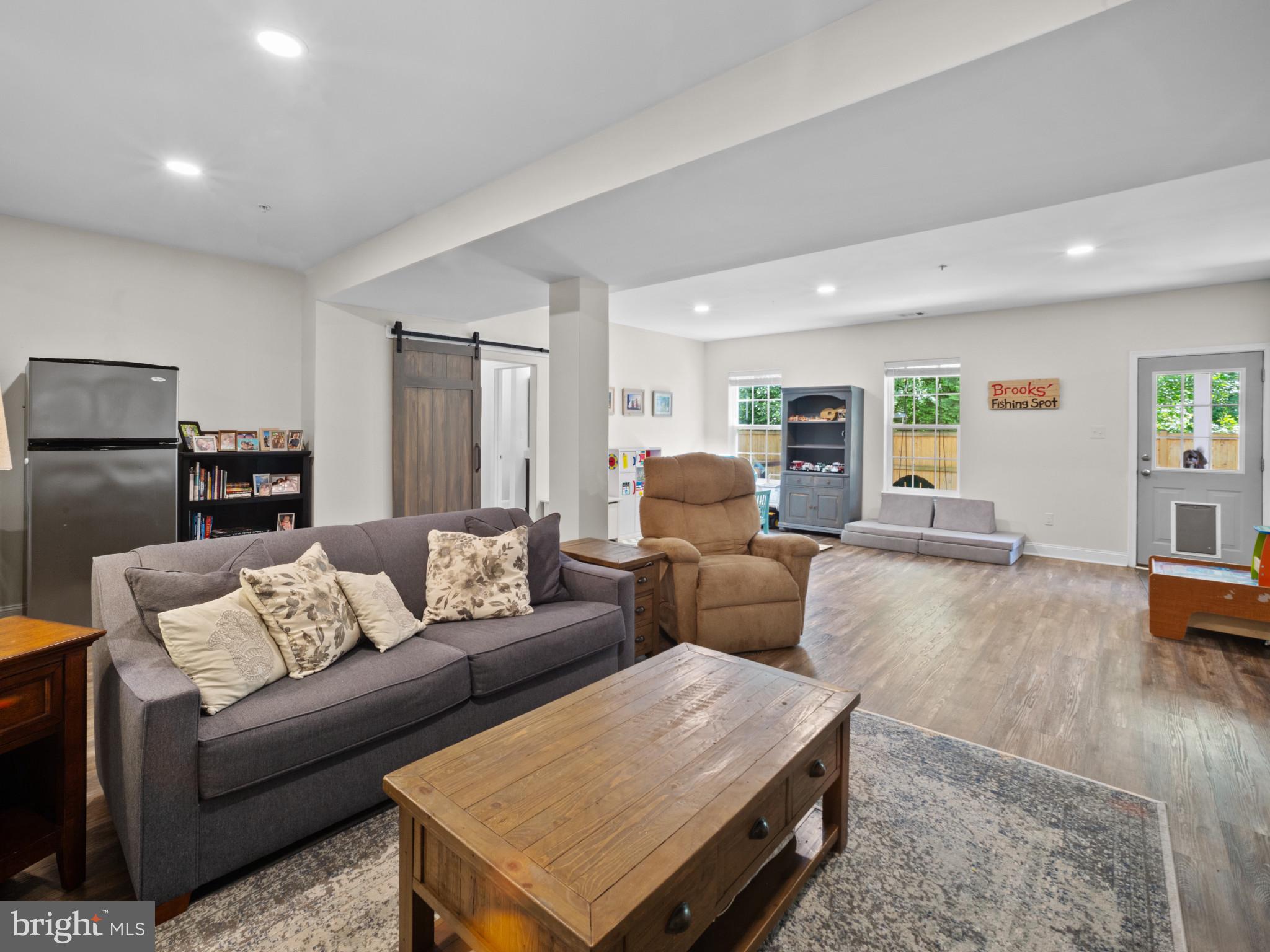 1422 SILVER OAK LANE