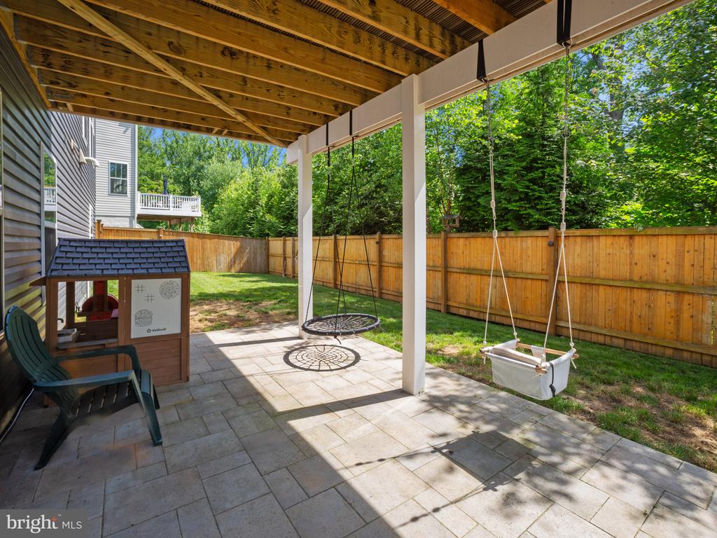1422 SILVER OAK LANE