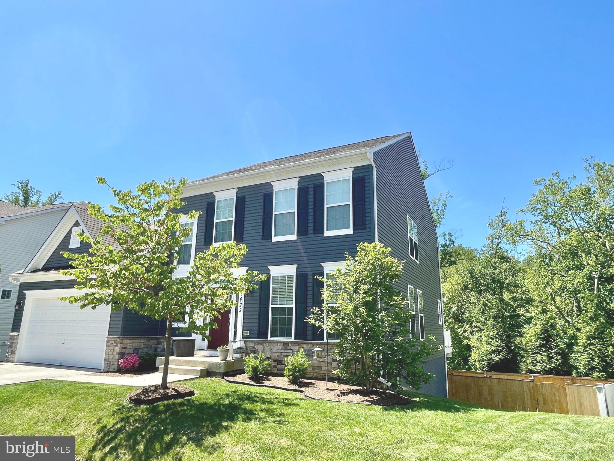 1422 SILVER OAK LANE