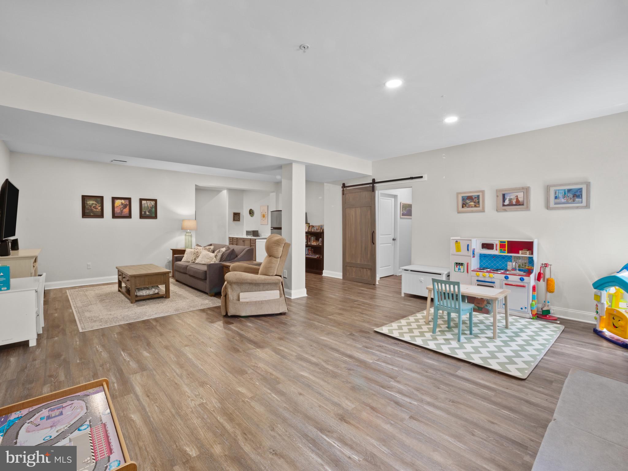 1422 SILVER OAK LANE