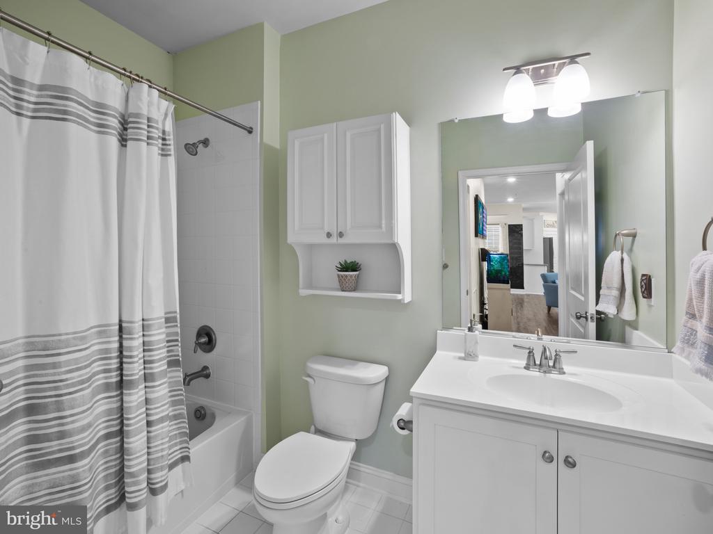 1422 SILVER OAK LANE