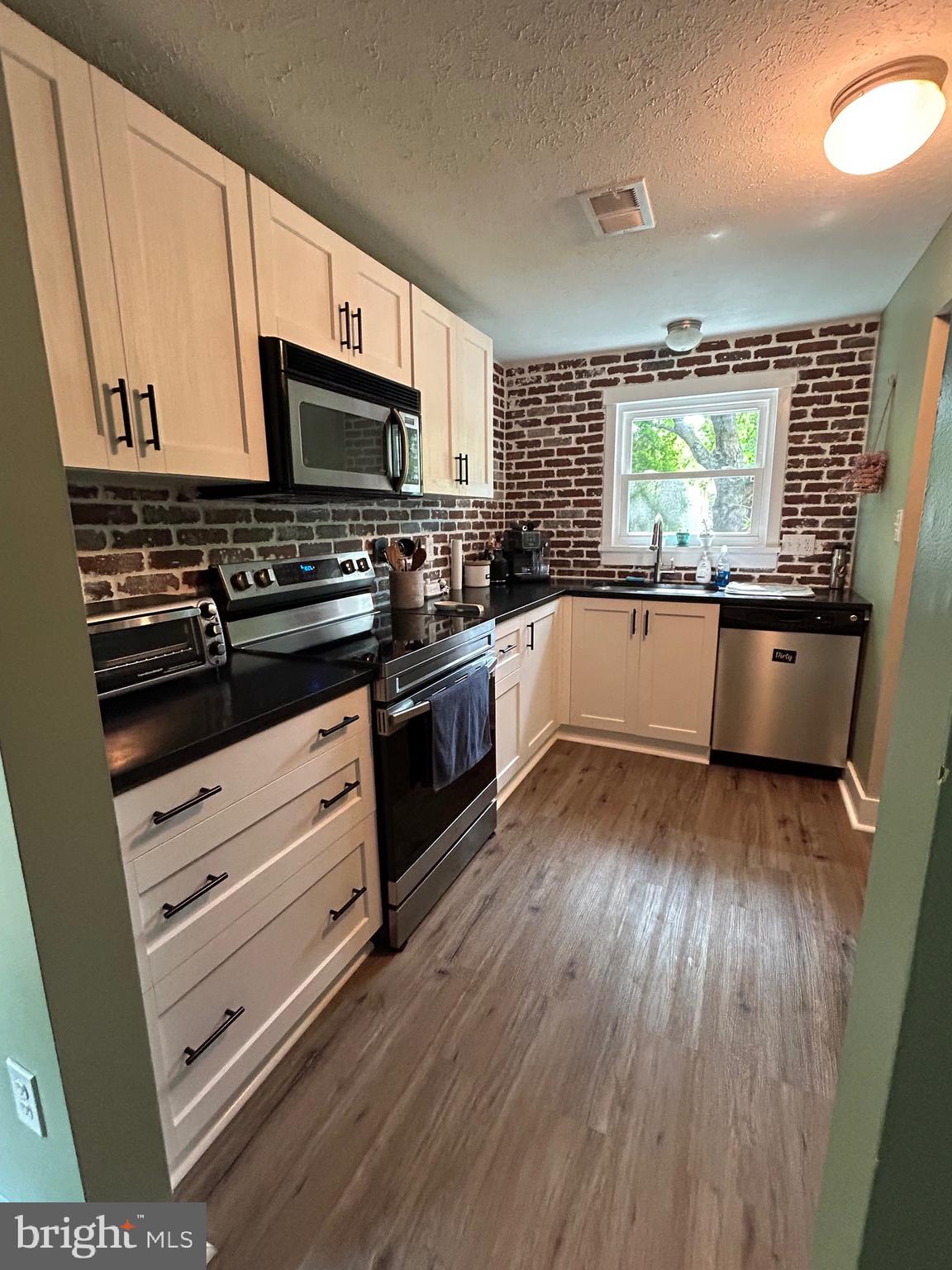 1315 OLD PINE COURT
