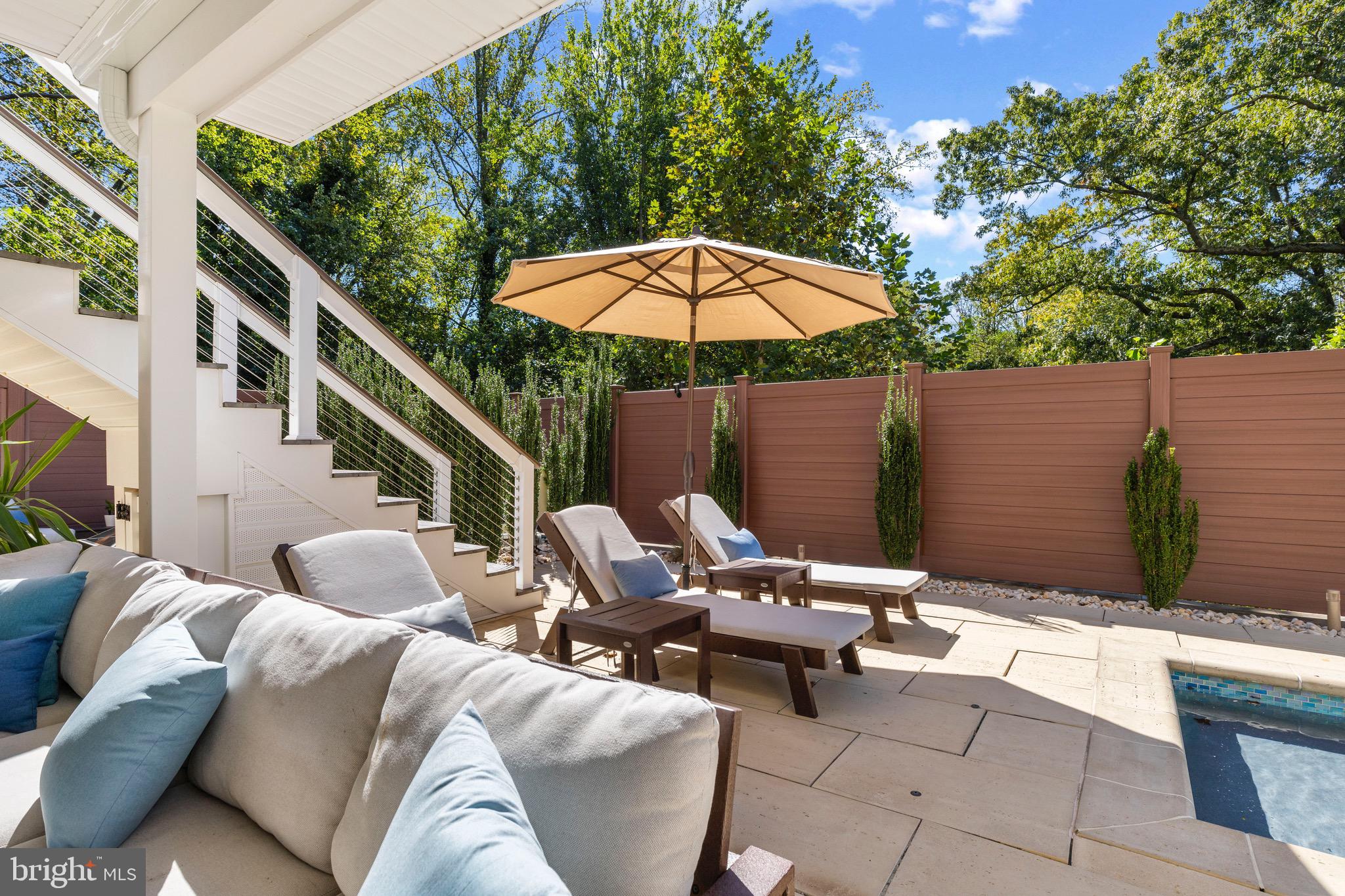 1426 SILVER OAK LANE