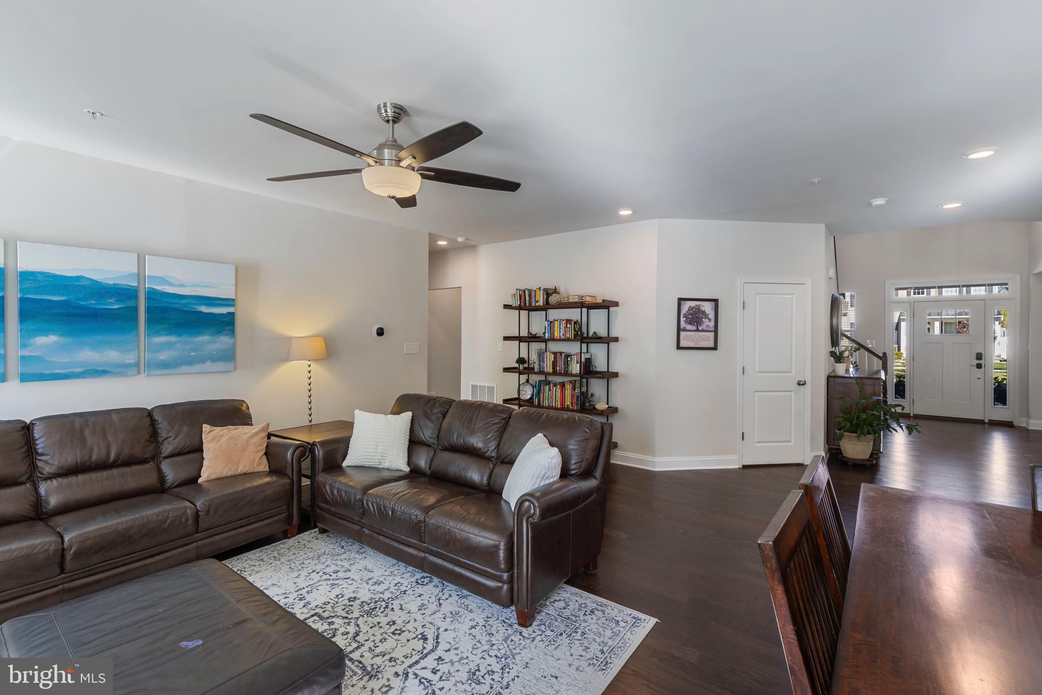 1426 SILVER OAK LANE