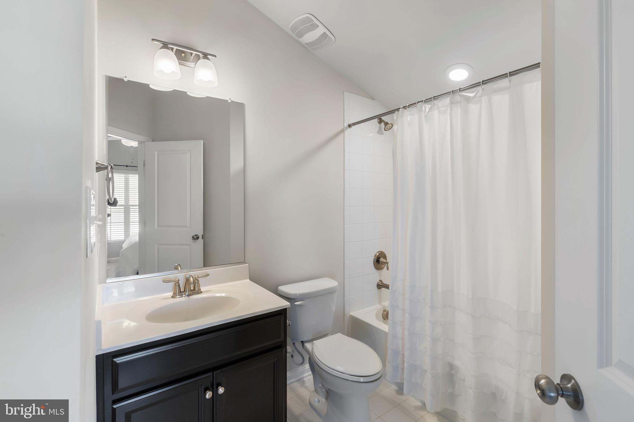 1426 SILVER OAK LANE